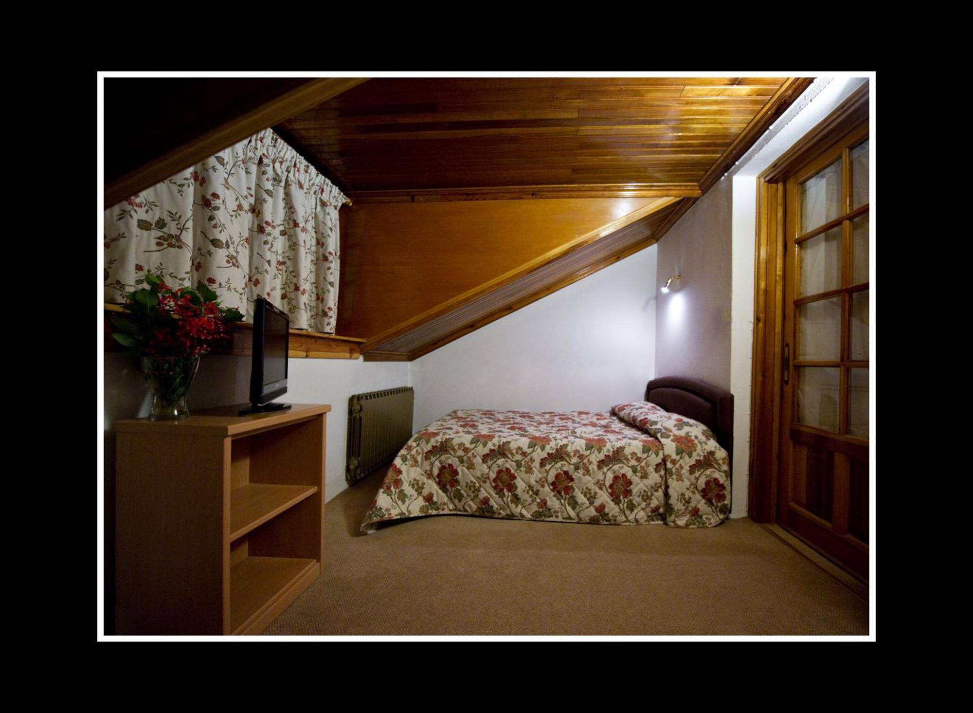 Hotel Bitouni Мецово Екстер'єр фото