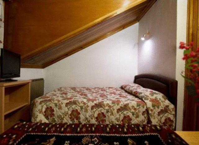 Hotel Bitouni Мецово Номер фото